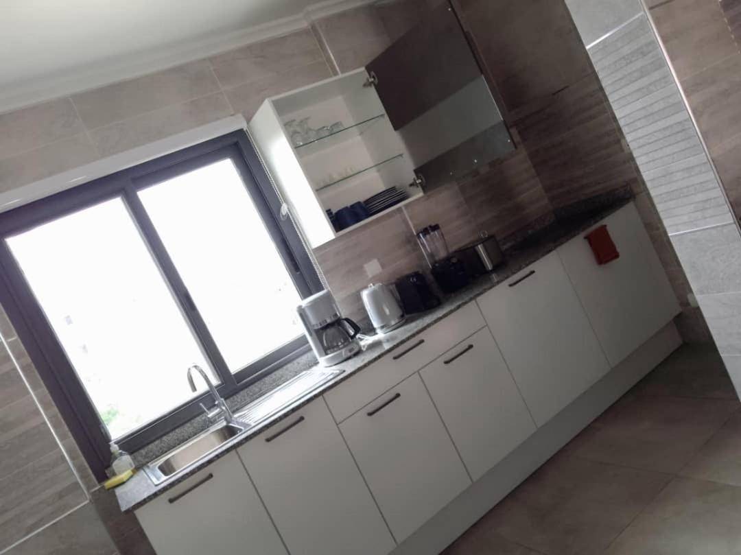 Luxury Suites Chester One Dakar Extérieur photo