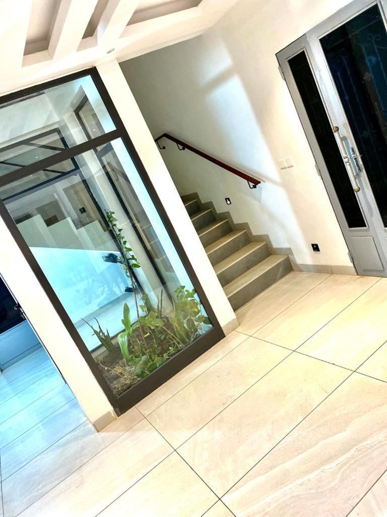 Luxury Suites Chester One Dakar Extérieur photo